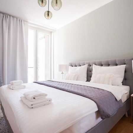 Exclusive 2-Bedroom Condo With Pool & Balcony Vídeň Exteriér fotografie