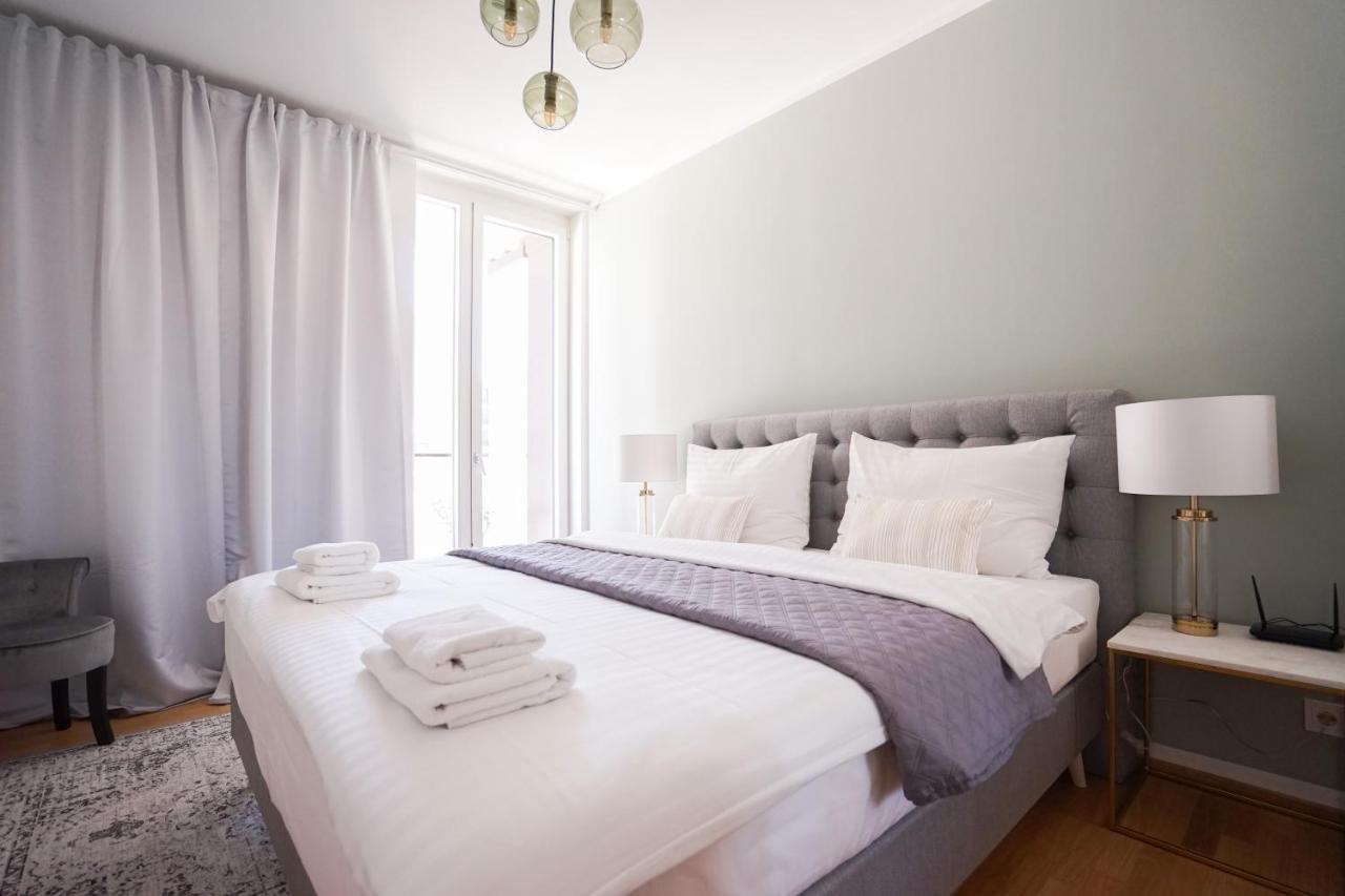 Exclusive 2-Bedroom Condo With Pool & Balcony Vídeň Exteriér fotografie